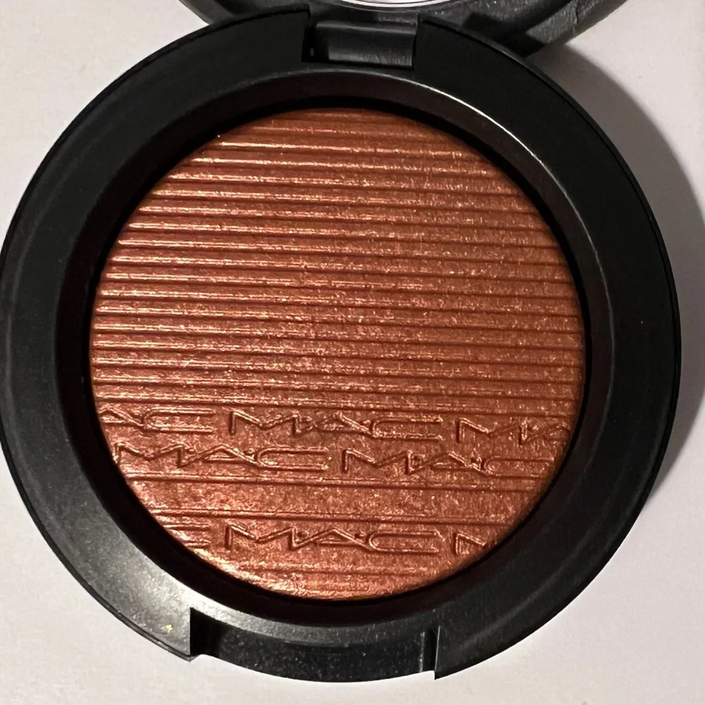 MAC Cosmetics Hard to Get Extra Dimension Blush